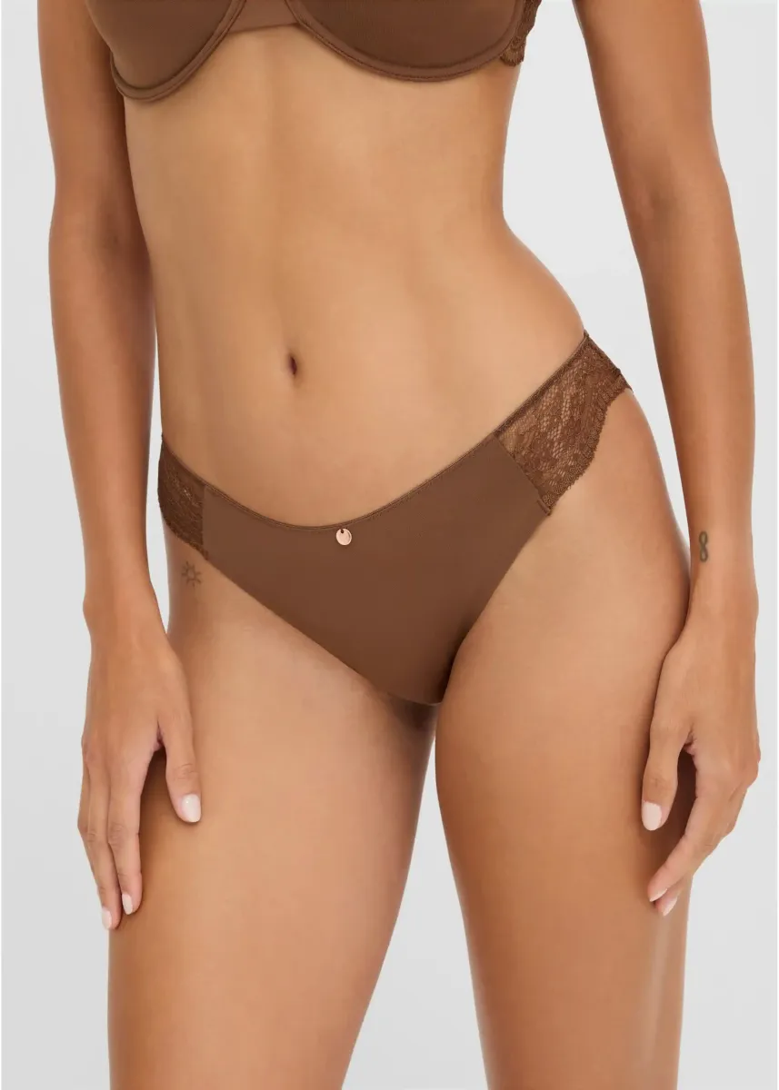 Mini slip s nježnom čipkom (2 komada)